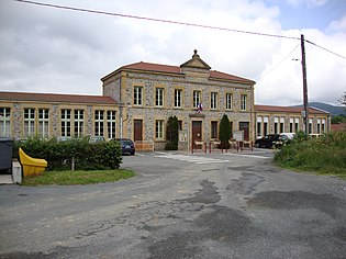 谢讷莱特的市政厅与学校