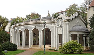 塞莱斯坦泉水疗养中心（法语：Source des Célestins）