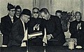 1962-01 1961年11月13日，中国与尼泊尔互换友好条约批准书，尼布尔驻华大使凯谢尔·巴哈杜尔与中国外交部副部长耿飚