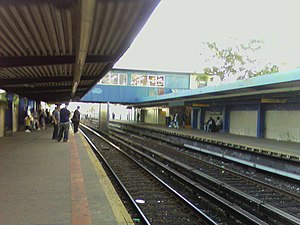 A view of the northbound platform at Broad Channel facing to the south, prior to renovations