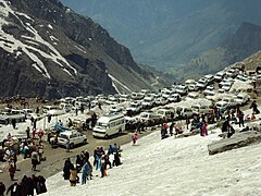 Tourist Vehicles at Rohtang Pass, May 2009