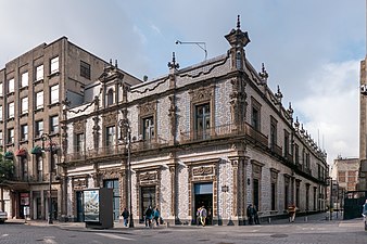 Casa de los Azulejos palace, ca. 1737,[38] Mexico City, Mexico.