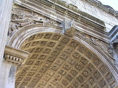 塞维鲁凯旋门精美的雕刻和格子拱顶