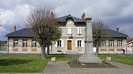 The town hall in Vrigny