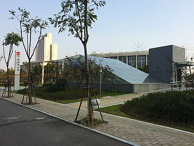 從無錫地鐵1號線市民中心站出口可見市民中心