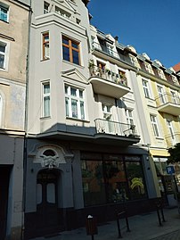 Facade at 55