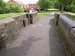 Tipton Green derelict lock (C)