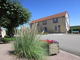 The town hall in Brethenay