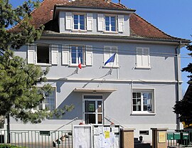 The town hall and school in Diefmatten