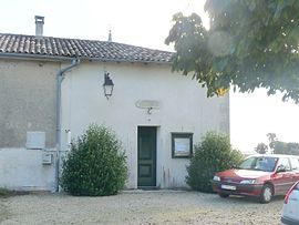 The town hall in Messac