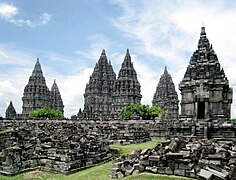普兰巴南印度庙群遗址，是印尼最大的一处庙宇群。