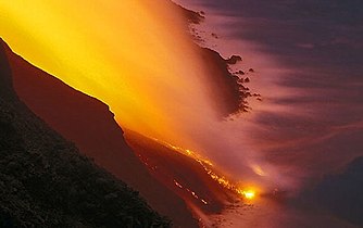 埃奥利群岛中的斯通波利岛火山