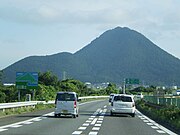 通过三上山（近江富士）的名神高速