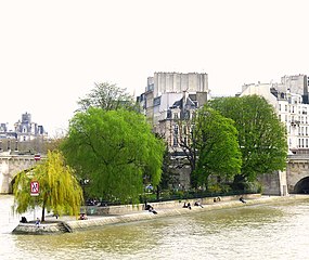 The "Island" today, part of the Square du Vert-Galant
