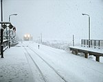 大雪中进入站台的列车 （2004年12月）