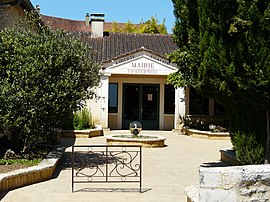 The town hall in Saint-Martial-de-Nabirat