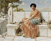 一幅画作，描绘一名著古希腊式长袍的女子，端坐于大理石台阶上，远处衬著树与水。莱斯博斯岛的萨福 (Sappho)，约翰·威廉·高多德1904年的画作