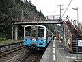 一辆开往阿波池田站的普通列车正停于靠于1号月台，2008年摄。