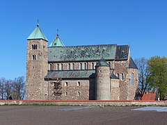 Collegiate church in Tum, 1140–1161