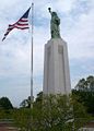 “自由世界的启示”，美国阿拉巴马州伯明翰的自由女神复制像。