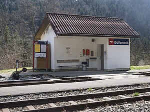 Covered shelter on side platform