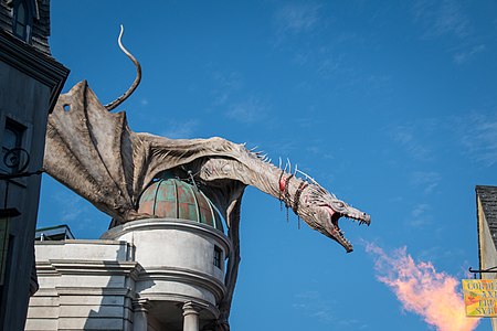 Fire-breathing statue of the Ukrainian Ironbelly from Harry Potter and the Deathly Hallows – Part 2 at Universal Studios Florida