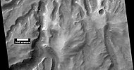 HiWish计划下高分辨率成像科学设备显示的斯克沃多夫斯卡陨击坑内的河道。