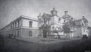 The building and its chapel in 1925.