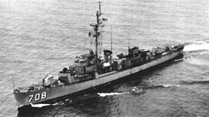 USS Parle (DE-708) underway on Lake Michigan c1968