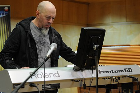 Jordan Rudess (2952798883).jpg