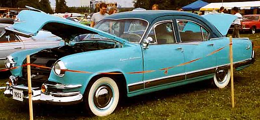 Kaiser Manhattan 4-Door Sedan 1953