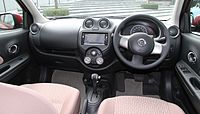 Interior (pre-facelift)