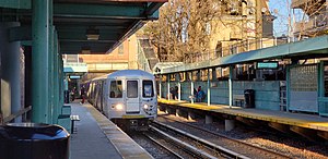 A Staten Island Railway train entering a station