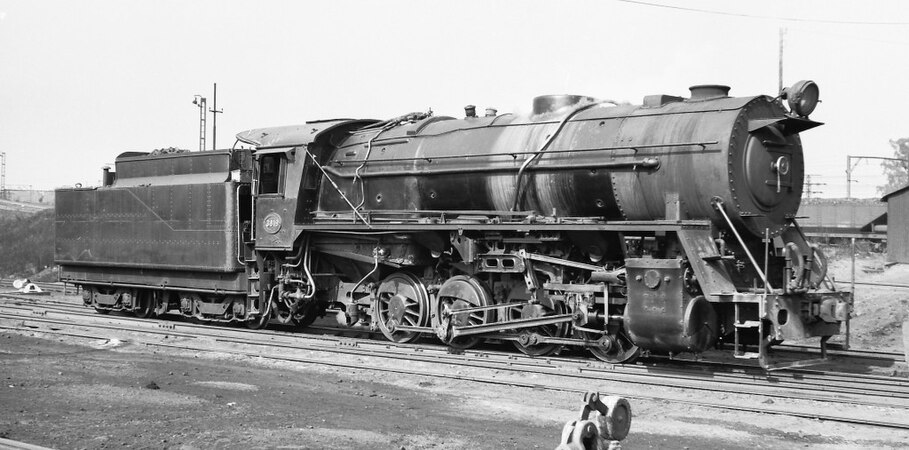 Type JT1 tender on Class S1, 26 June 1963