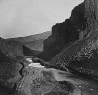 1868年，修建横贯大陆铁路时期的帕利塞德峡谷