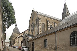 圣伯多禄大教堂（法语：Collégiale Saint-Pierre du Dorat）