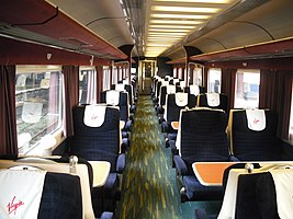 维珍列车“英国铁路3A型客车”开放式一等座车内部，2009年12月拍摄。