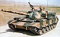 中制MBT-2000，缅军主力坦克，约有200辆