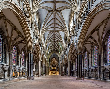 The elaborate vaults of the nave were added in the late 12th and 13th century.