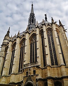 The south side. The upper walls are strengthened by buttresses and iron bars, allowing larger windows