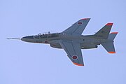 飞行开発実験団のT-4（试作1号机）垂直尾翼に実験団のマークがうかがえる