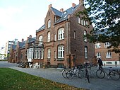 Residential building with Indiakaj in the background