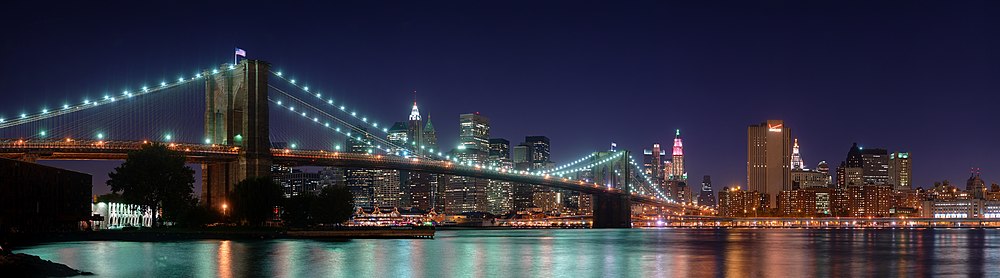 The Brooklyn Bridge with Manhattan in the background, seen at night in 2008