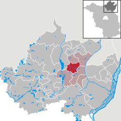 乌克费尔德在乌克马克县的位置
