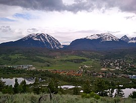 Silverthorne seen from Ptarmigan Peak. In the background Buffalo Mountain is on the left, while Red Mountain and Mount Silverthorne are located adjacent to each other to the right.