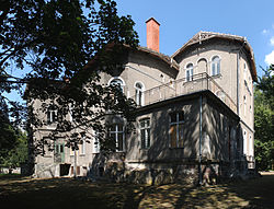 Historic manor house in Klewki