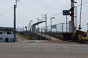 伊予横田站车站入口及月台（2024年5月）