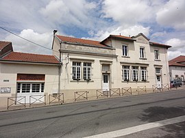 The town hall and school in Mazerulles
