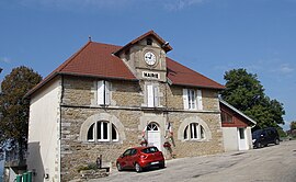 The town hall in Plasne