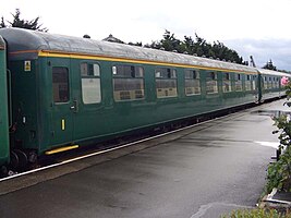 “英国铁路2型客车”包厢一等座车。